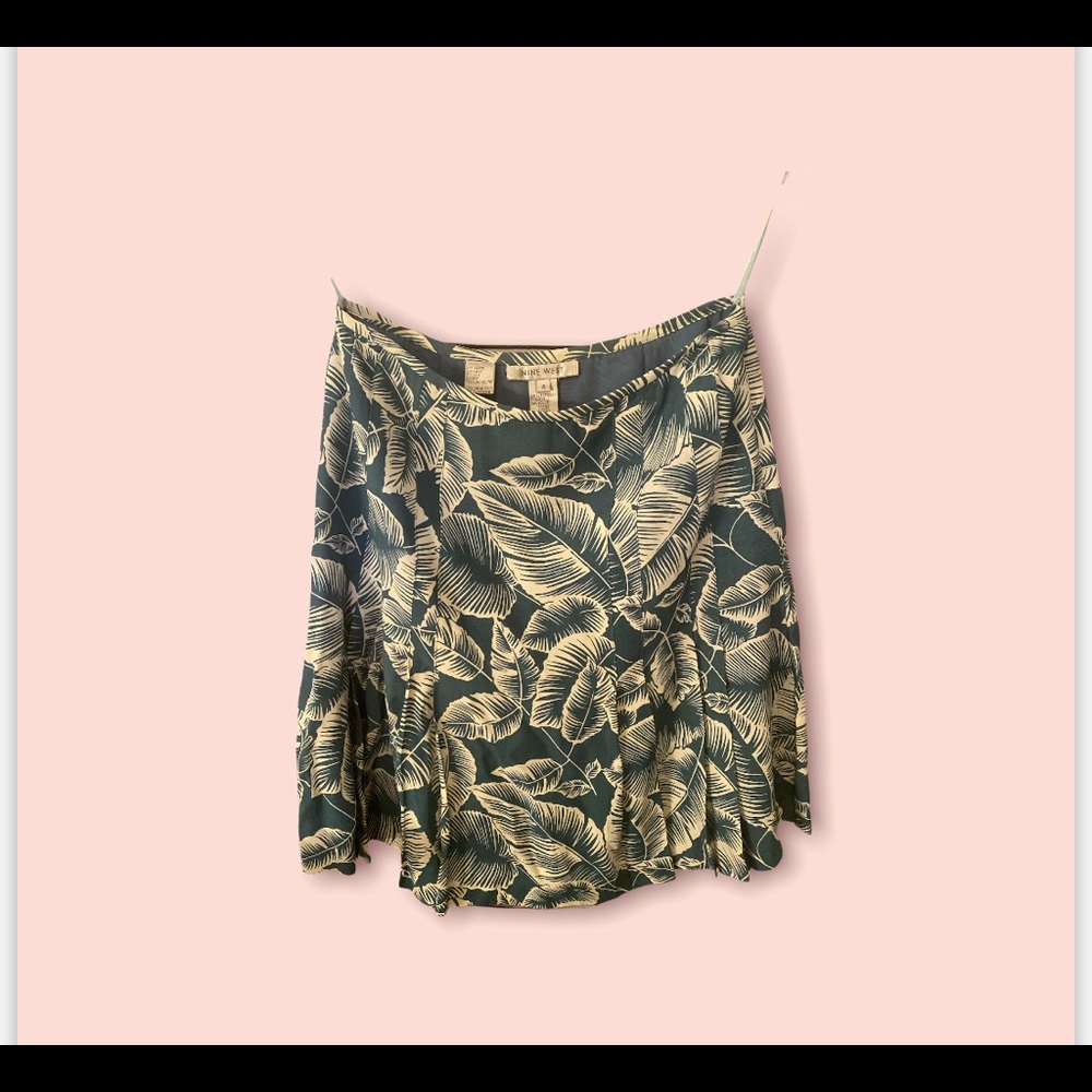 Nine West tropical pleated skirt size 4